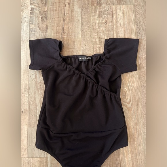 Pretty Little Thing black bodysuit cross top - Picture 2 of 4